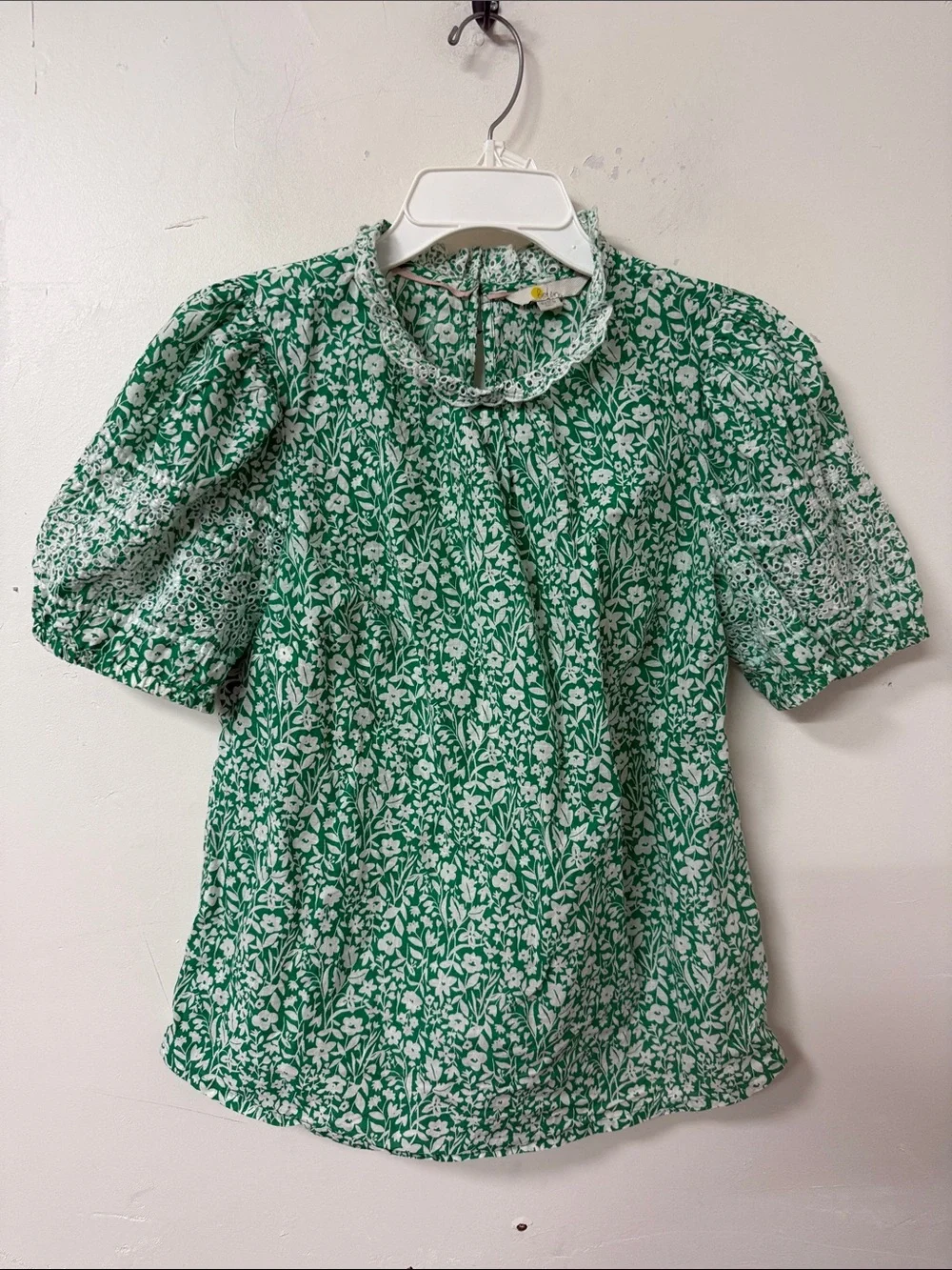 Green Floral Puff-Sleeve Blouse